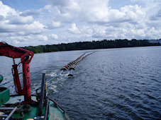 Kaapeleiden asennukset vesist&ouml;&ouml;n